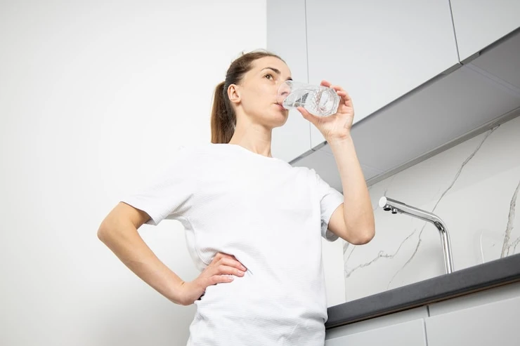 Các bước đơn giản giúp hình thành thói quen uống nước đều đặn và hợp lý